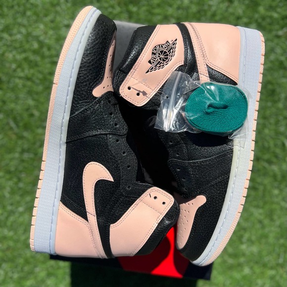 Jordan 1 CRIMSON TINT - Picture 2 of 4